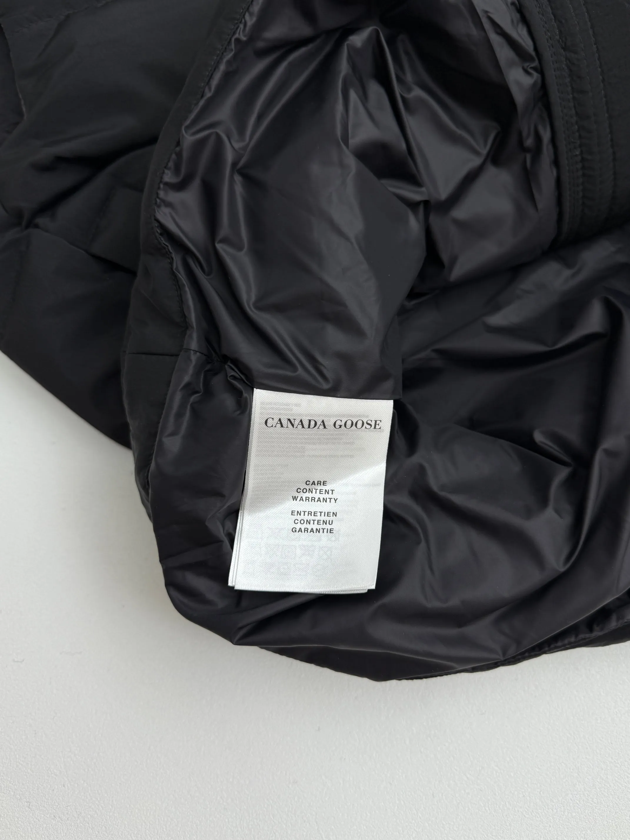 P710 Canada Goose Canada Goose Crofton Series Black Label Lightweight Down Vest S/M/L/XL